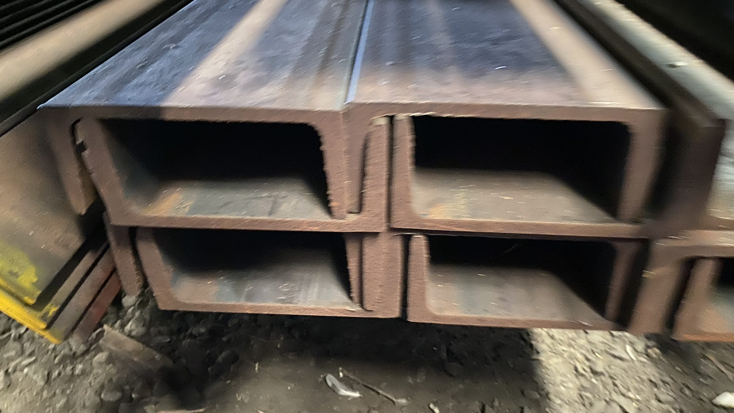 เหล็กรางน้ำ 200x90x8x13.5mmx6m. 181.80กก. - Image 5